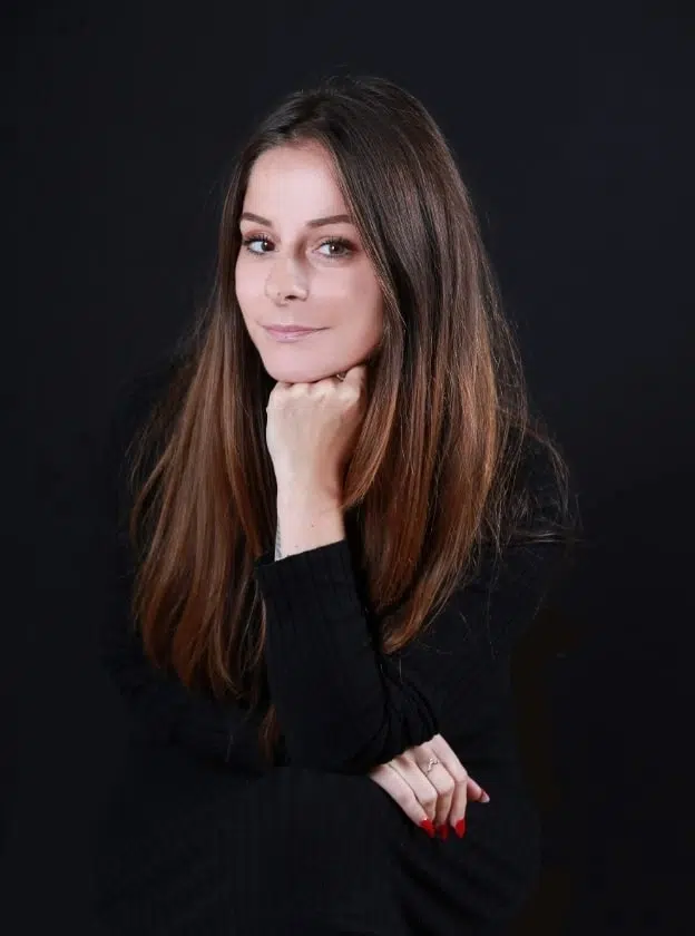 Eva Ferreira Headshot