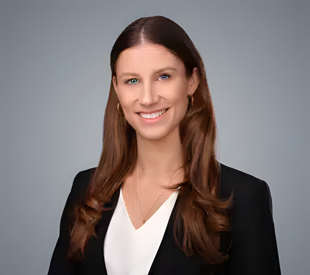 Julie Bailly Headshot