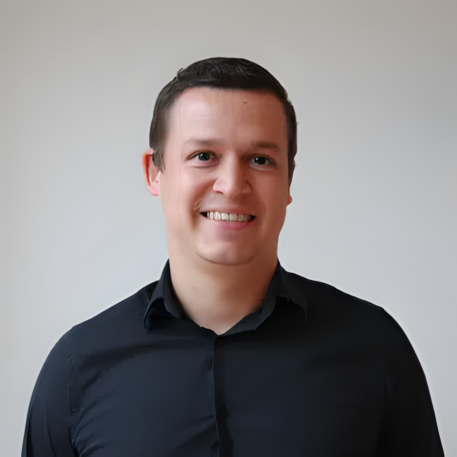 Yannick Theys Headshot